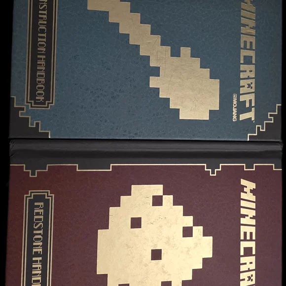 Minecraft Red & Blue Hardcover Gaming Guide Set - Picture 1 of 1